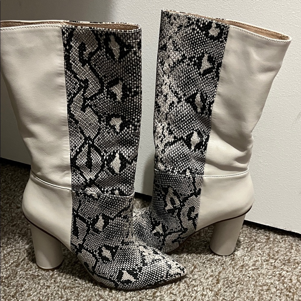 Stylish Snake Print Women's Boots